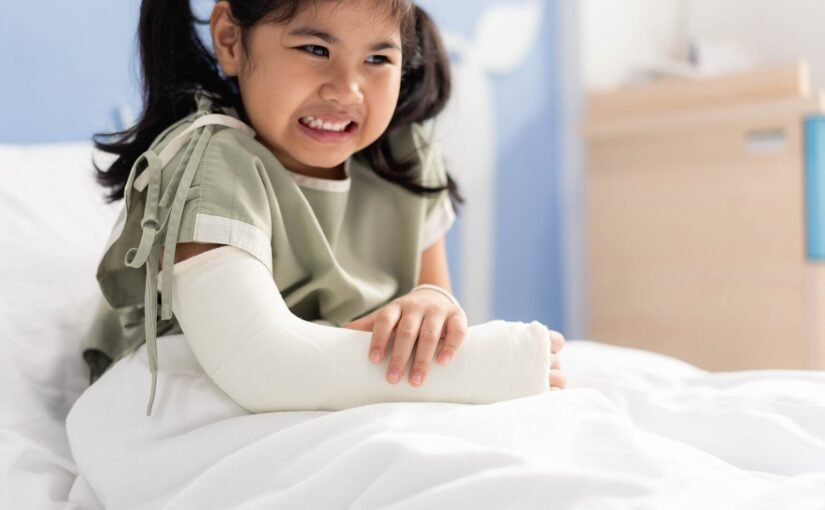 How a Child Fracture Doctor in Kolkata Treats Broken Bones Safely